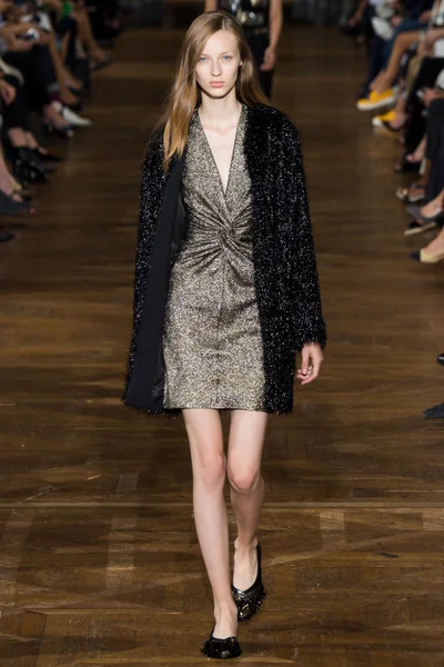 Look 32